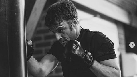 A musculatura revelada nas fotografias gerou dúvidas sobre a sua autenticidade. Soazig de la Moissonnière/Presidência francesa