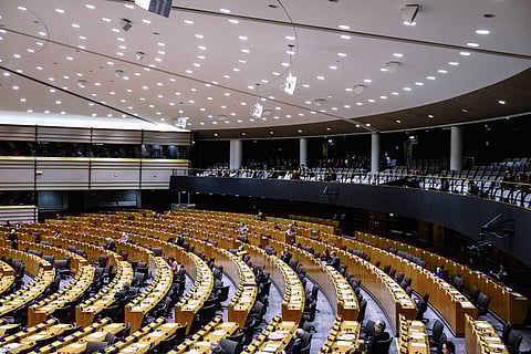Comissões do Parlamento Europeu dão luz verde a "acordo histórico" sobre lei de IA