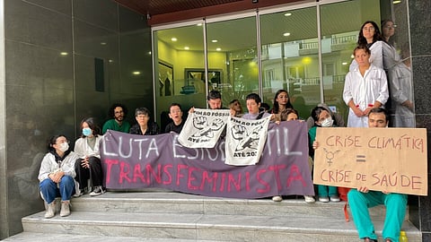 Quatro ativistas climáticos detidos por bloquearem acesso ao Ministério da Saúde