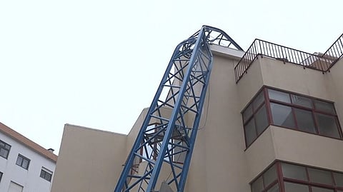 Queda de grua em Gaia desalojou quatro pessoas