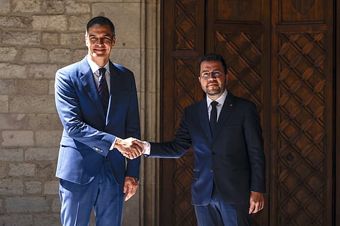 Pedro Sánchez e Pere Aragonès no Palácio da Generalitat.