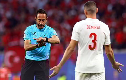 Artur Soares Dias durante partida entre Áustria e Turquia (1-2), nos 'oitavos' do Campeonato Europeu 2024.