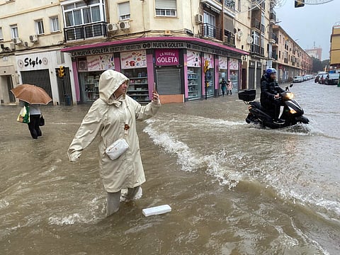 Málaga está em alerta vermelho por chuva e tempestade.