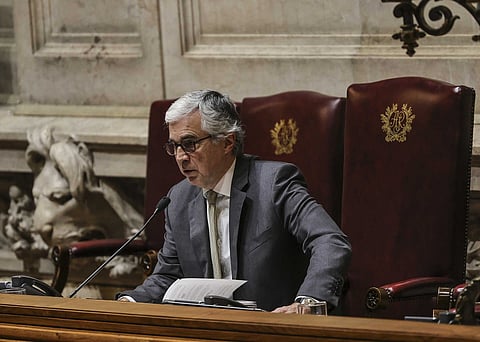 Aguiar-Branco só foi eleito presidente da Assembleia da República à quarta votação. Teve 160 votos, contra 50 para Rui Paulo Sousa e 18 em branco.