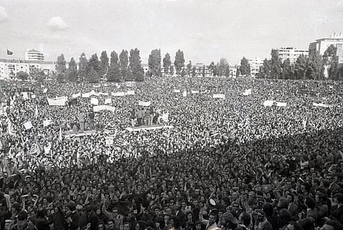 Milhares de pessoas juntaram-se no antigo estádio da FNAT para celebrar, em 1974, o primeiro 1.º de Maio em democracia.