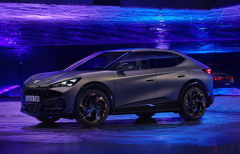 Vários aspetos da nova aposta da Cupra: Tavascan, o primeiro SUV 100% elétrico da marca espanhola.