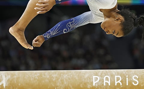 Simone Biles fica fora das medalhas no concurso da trave