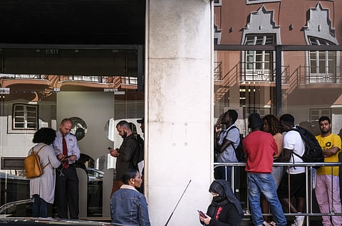 Cerca de 75.000 portugueses emigraram em 2023 e nesse ano entraram 328.978 imigrantes
