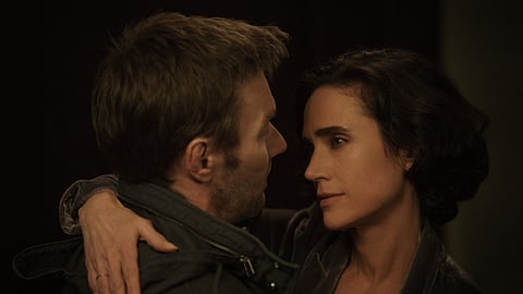 Jennifer Connelly vai bem com a sci-fi.