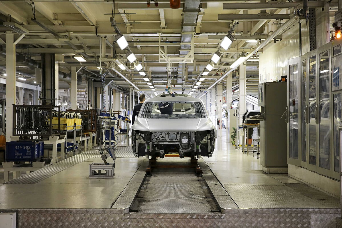 Car production grew 2.7% in 2025 but fell sharply in December
