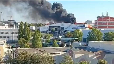 Fogo em armazém de veículos no Prior Velho destruiu mais de 200 carros