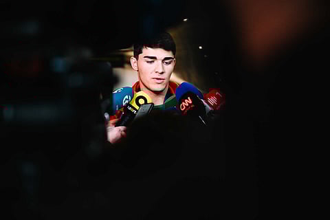 Diogo Ribeiro ovacionado no regresso aos treinos nas piscinas do Jamor