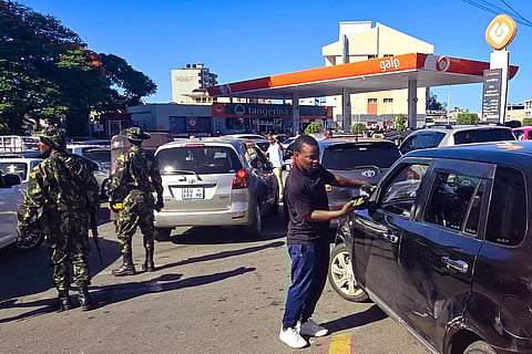 Este posto da Galp era um dos poucos a funcionar de tarde em Maputo.