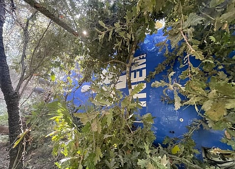 Os destroços do helicóptero acidentado começaram a ser removidos na tarde desta terça-feira.