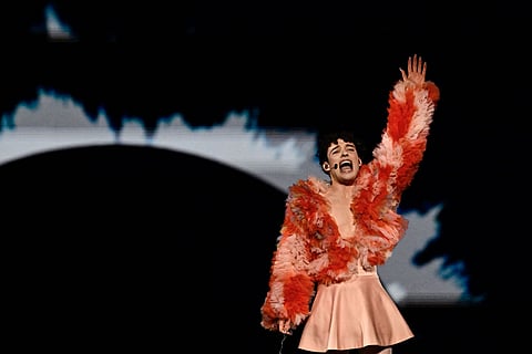 Nemo dá à Suíça terceira vitória no Festival Eurovisão com 'The Code'