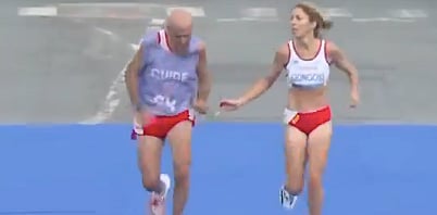 "Tão injusto e surreal". Maratonista espanhola perde medalha por ajudar guia que desfalecia