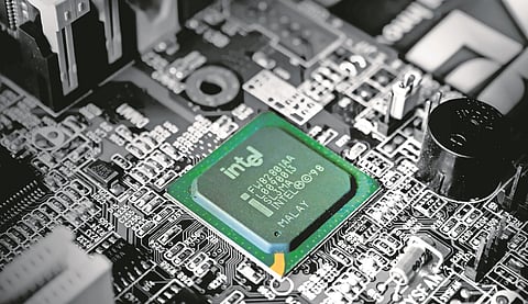 Um dos maiores desafios que a Intel enfrenta é a dificuldade de competir na nova era de Inteligência Artificial.