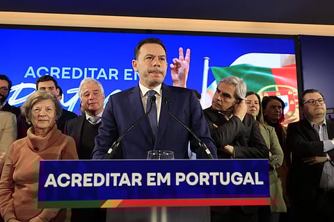 Luís Montenegro inspira-se em Cavaco para Governo curto que pode alavancar vitória mais folgada a seguir.
