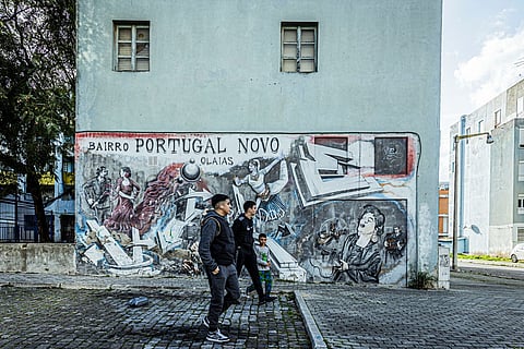 Mural numa das paredes deste bairro construído nos anos 1980, no âmbito de um programa criado em 1974 para promover as cooperativas de habitação.
