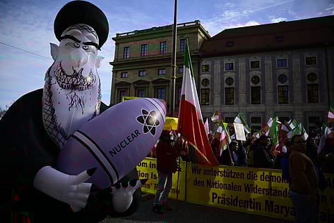 Irão admite rever a sua doutrina nuclear perante ameaça israelita