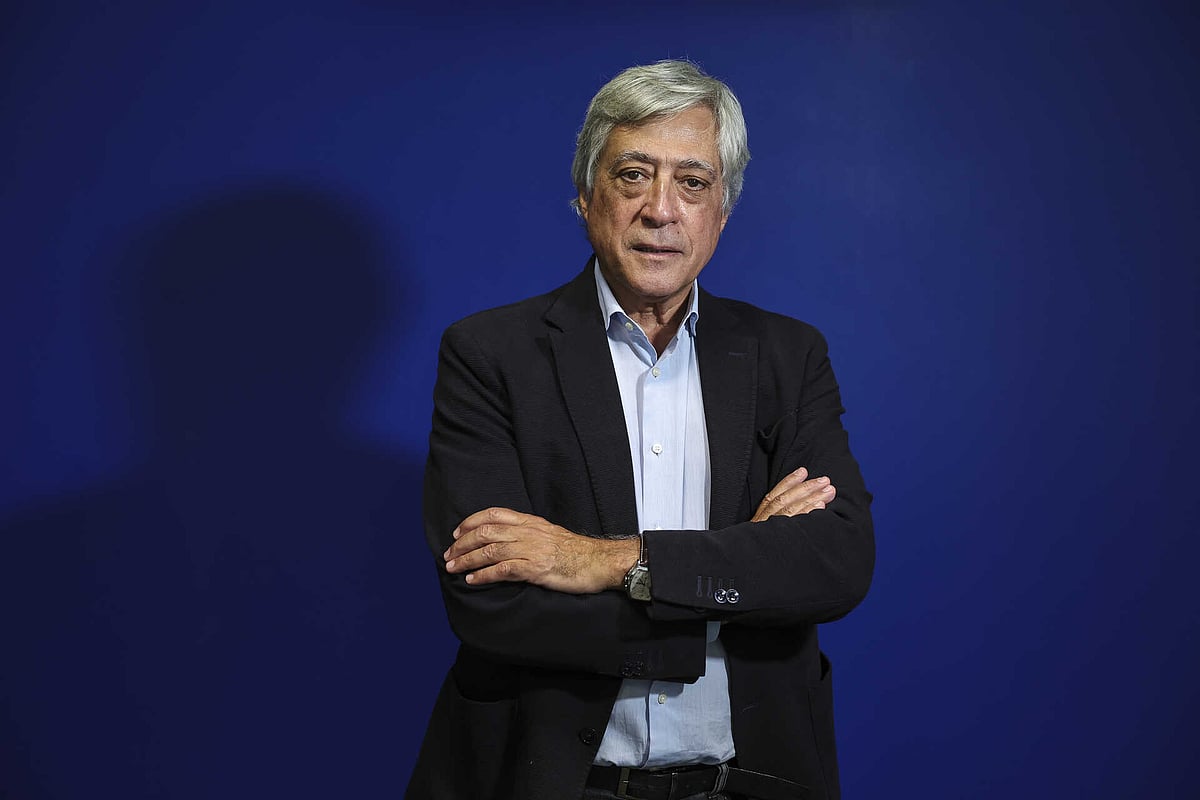 Ant nio Mendon a Reeleito Baston rio Da Ordem Dos Economistas At 2028