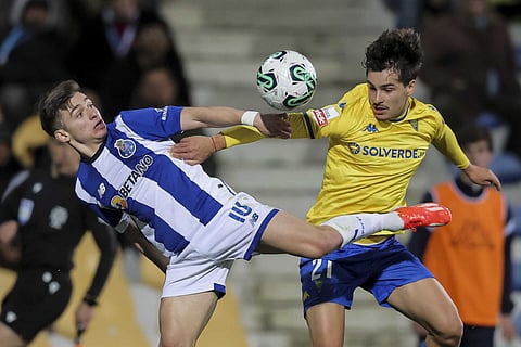 FC Porto perde no Estoril em jogo com várias expulsões e final com grande confusão