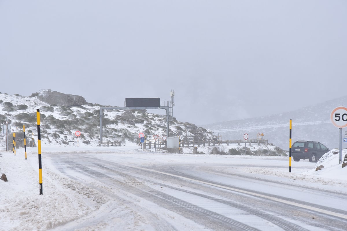 Winter has arrived, bringing snowfall and rough seas