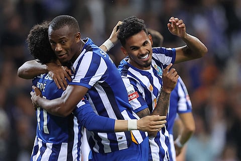 Galeno festeja o golo.