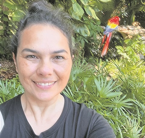 A atriz tem um 'hobby' deveras estranho que só pode ser praticado em casas de banho. Venha descobrir qual é.