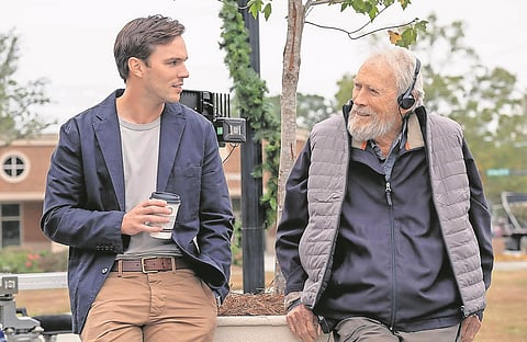 Nicholas Hoult e Clint Eastwood, que desta vez não entra como ator.