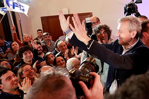 Rueda, que herdou de Feijóo os cargos de liderança da Galiza e do PP regional, manteve a maioria absoluta.  EPA/LAVANDEIRA JR.