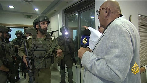 Os soldados foram recebidos em direto pelo chefe da Al Jazeera em Jerusalém e Ramallah, Walid Al-Omari.