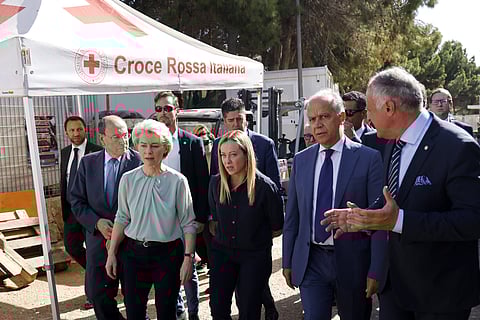 Ursula von der Leyen e Giorgia Meloni visitaram o centro de migrantes em Lampedusa em setembro do ano passado.
