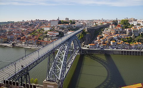 PJ detém três homens suspeitos de tentar matar outros dois junto à ponte Luiz I no Porto