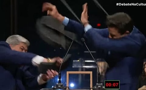 Brasil. Candidato em São Paulo agride adversário com uma cadeira durante um debate