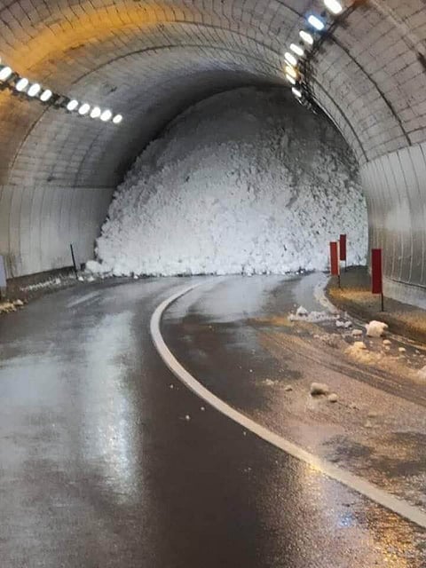 Queda de neve isola mais de 6000 pessoas no Norte de Itália