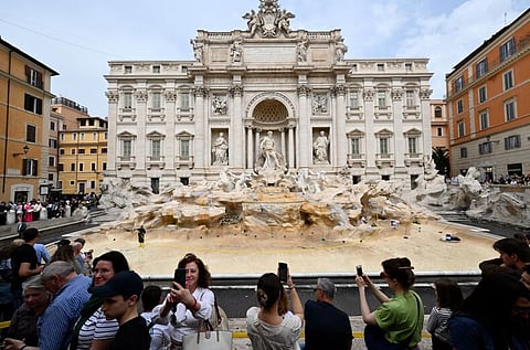 Roma pondera limitar e cobrar acesso à Fontana di Trevi