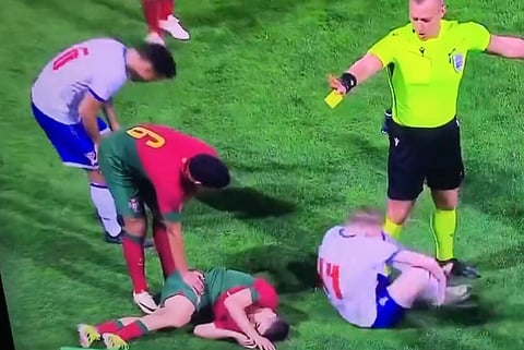 Vasco Sousa esteve caído no relvado durante cinco minutos, antes de ser transportado para o hospital.