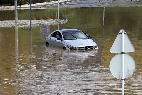 Várias estradas tiveram de ser fechadas na Suíça, devido ao mau tempo.