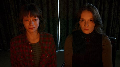 O monstro psicopata precisa de amigas...