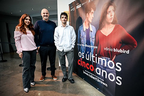 Vânia, Nuno e Samuel no Teatro Armando Cortez/Casa do Artista, em Lisboa.