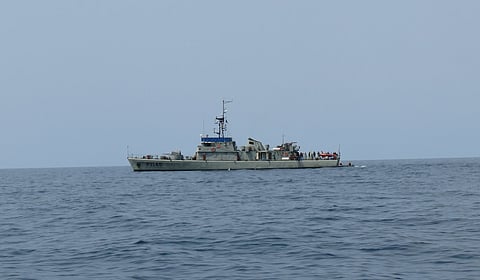 Marinha acompanha navios russos no continente e na Madeira