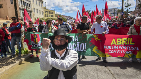 O 'Zé Povinho', figura do imaginário português, é um classico no Dia do Trabalhador.