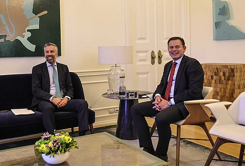 Pedro Nuno Santos e Luís Montenegro durante as negociações sobre o OE2025.