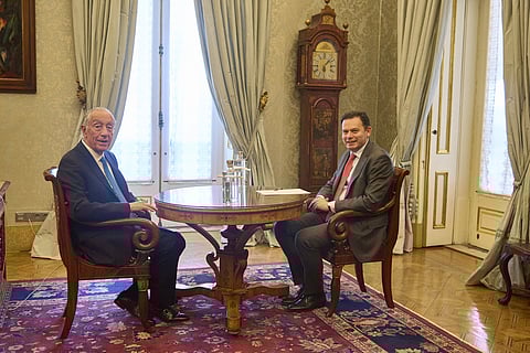 Marcelo Rebelo de Sousa e Luís Montenegro, em abril, na primeira audiência semanal da legislatura. -- Foto: PAULO ALEXANDRINO/GLOBAL IMAGENS