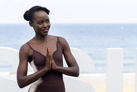 Lupita N’yongo ou olha o robot de Chris Sanders...