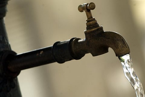 Suspeitas de sabotagem de água em quartéis na Alemanha afetam milhares pessoas