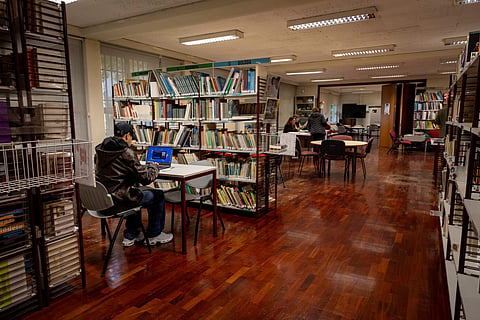 Revisão curricular avança já no próximo ano letivo. Professores defendem mudanças e diretores apelam a consenso político