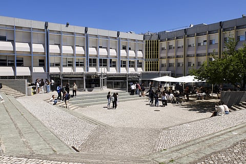 Área externa do ISCTE, em Lisboa
