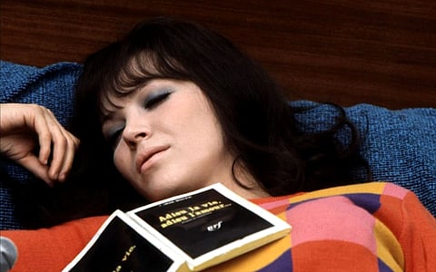 Anna Karina em Made in USA (1966): a cinefilia é também o amor dos livros.